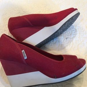 Teva wedges size 8